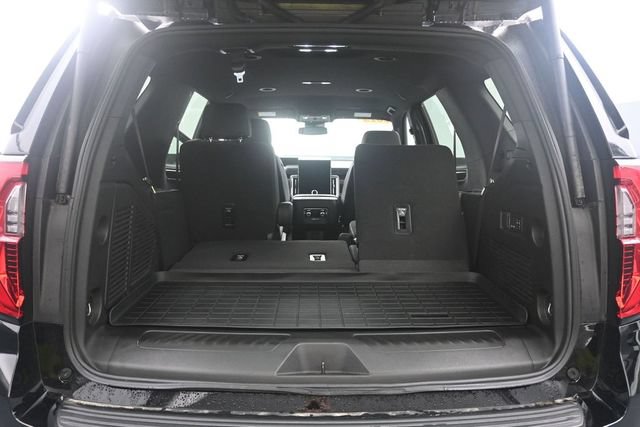 Used 2025 GMC Yukon Elevation w/ LPO, Elevation Black Package AWD/4WD image 26