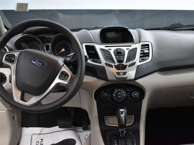 Used 2013 Ford Fiesta SE FWD image 8