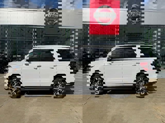 Used 2024 Ford Expedition Limited image 2
