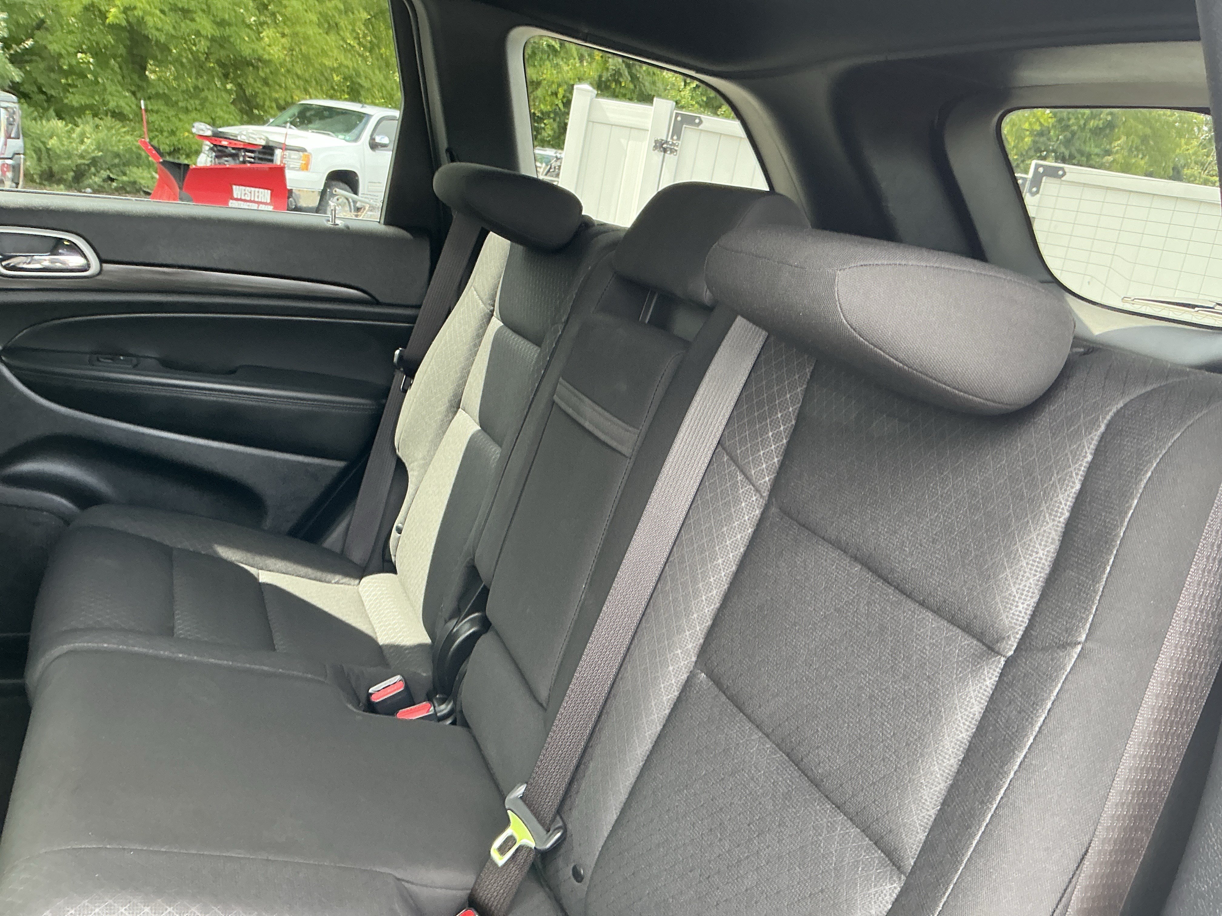 Used 2021 Jeep Grand Cherokee Laredo AWD/4WD image 10