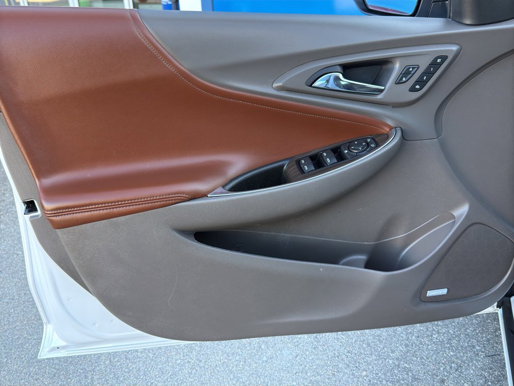 Used 2018 Chevrolet Malibu Premier w/ Premier Sun and Wheel Package image 14