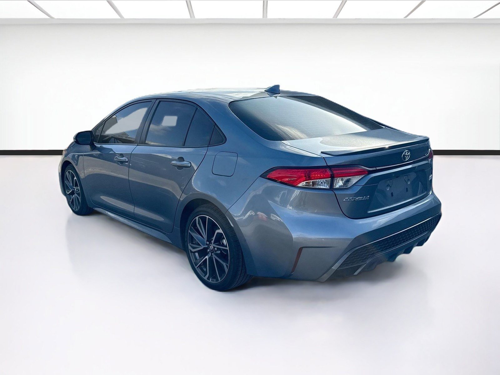 Used 2022 Toyota Corolla SE FWD image 6
