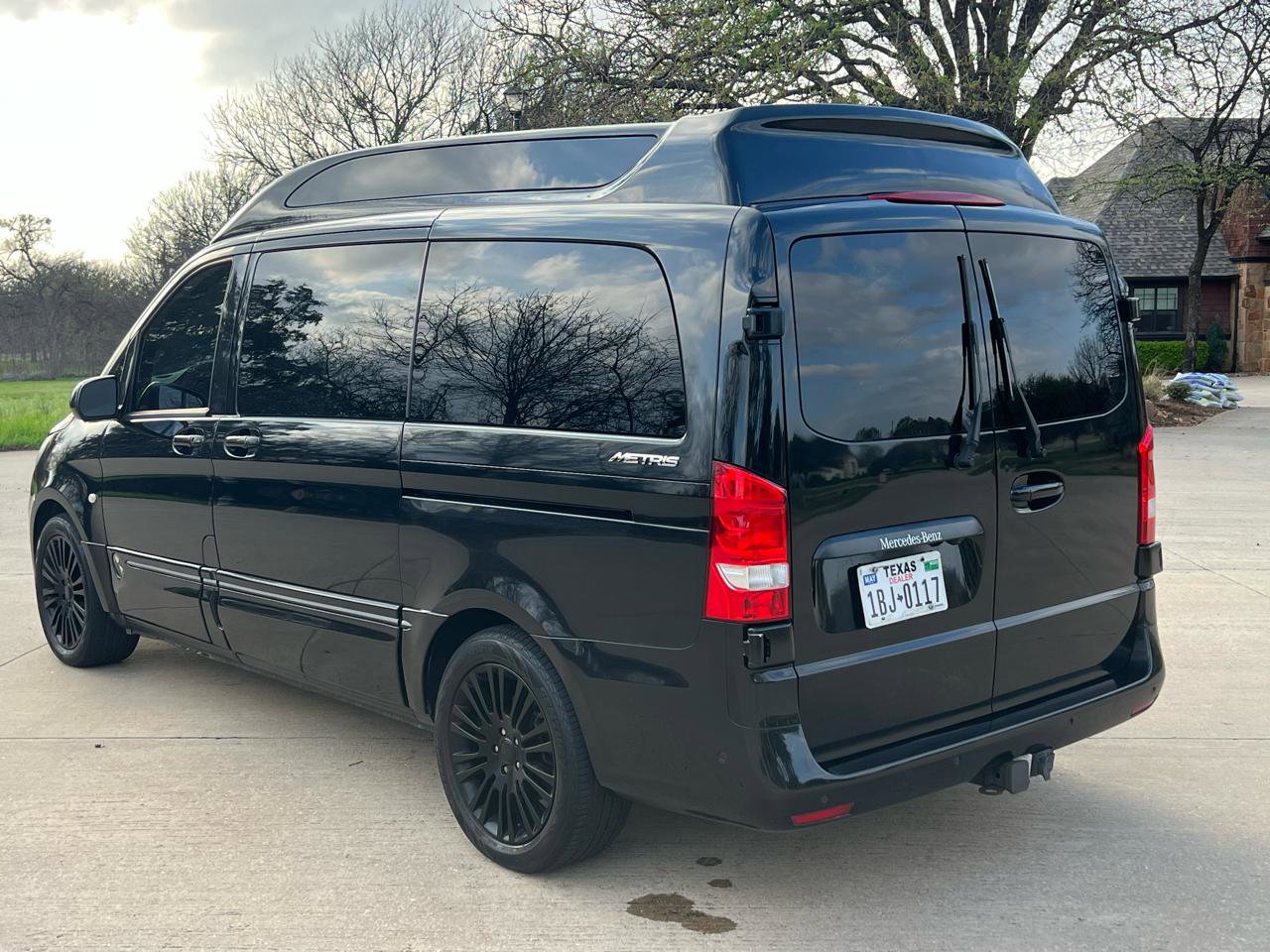 Used 2018 Mercedes-Benz Metris Passenger Van image 9