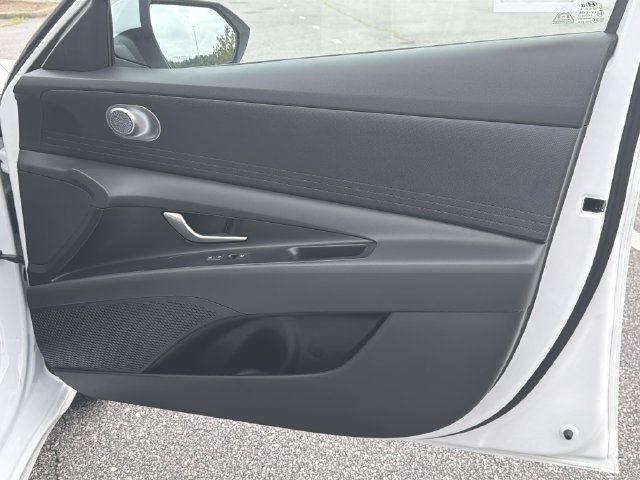 New 2026 Hyundai Elantra Hybrid FWD image 16
