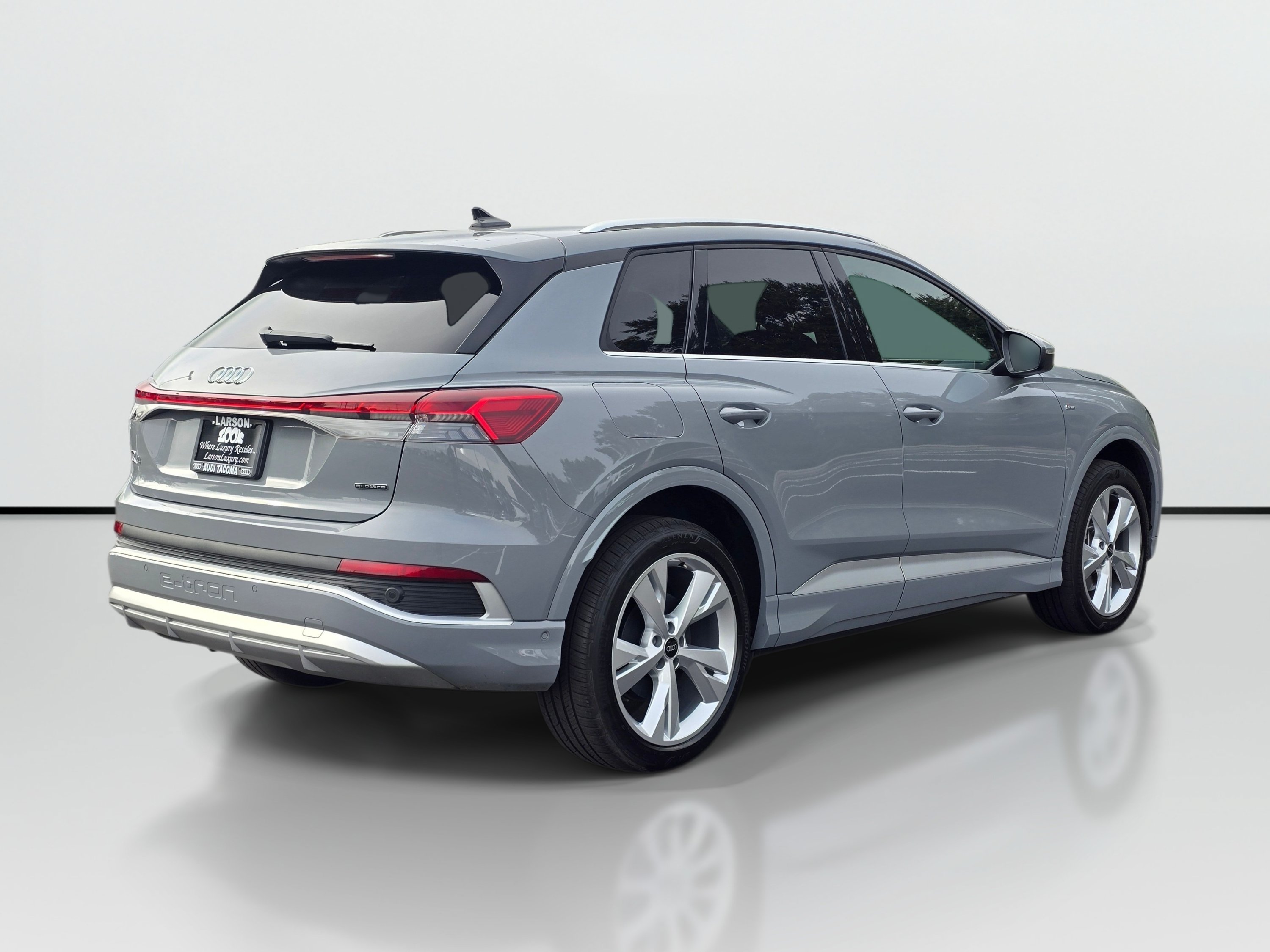 Used 2023 Audi Q4 e-tron Premium Plus AWD/4WD image 5