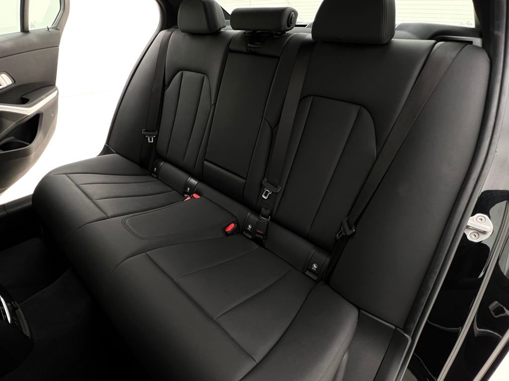 Used 2020 BMW 330i xDrive Sedan w/ Driving Assistance Package image 18