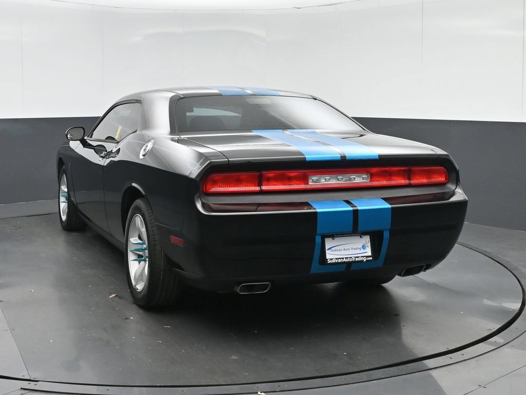 Used 2012 Dodge Challenger SXT RWD image 5