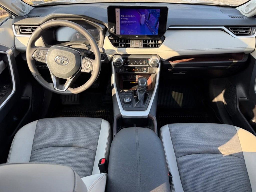 Used 2023 Toyota RAV4 Limited image 13