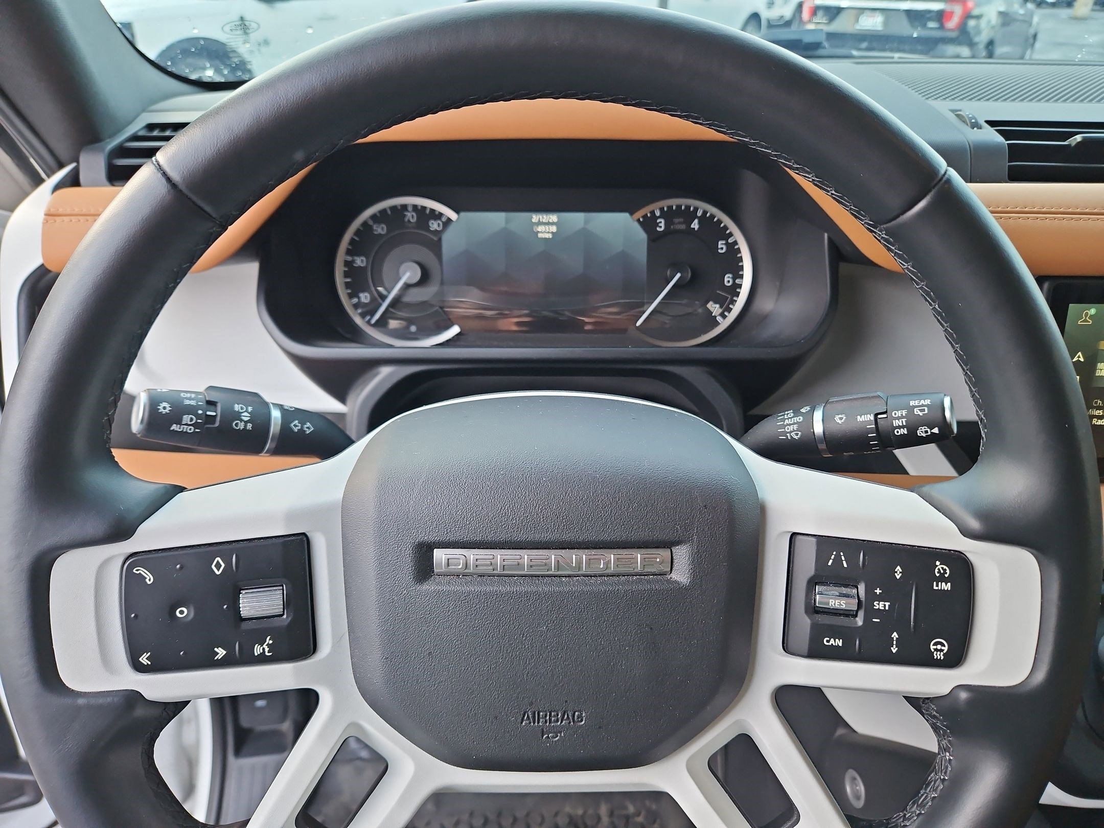 Used 2023 Land Rover Defender 110 SE image 24