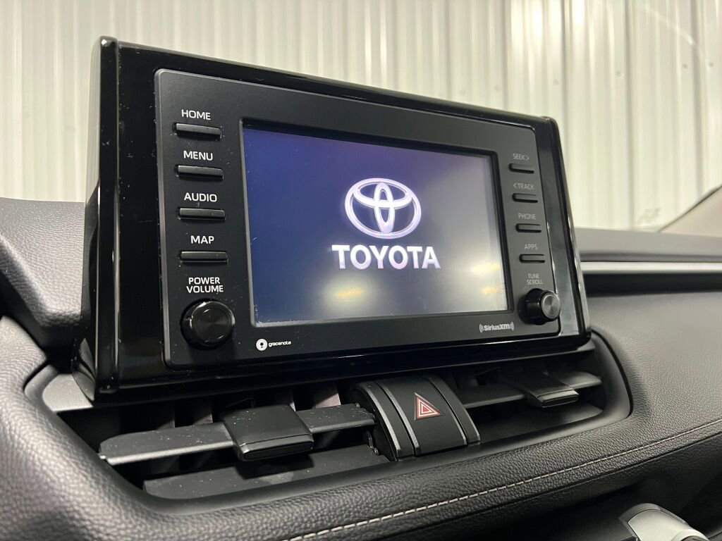 Used 2021 Toyota RAV4 XLE w/ Convenience Package image 8