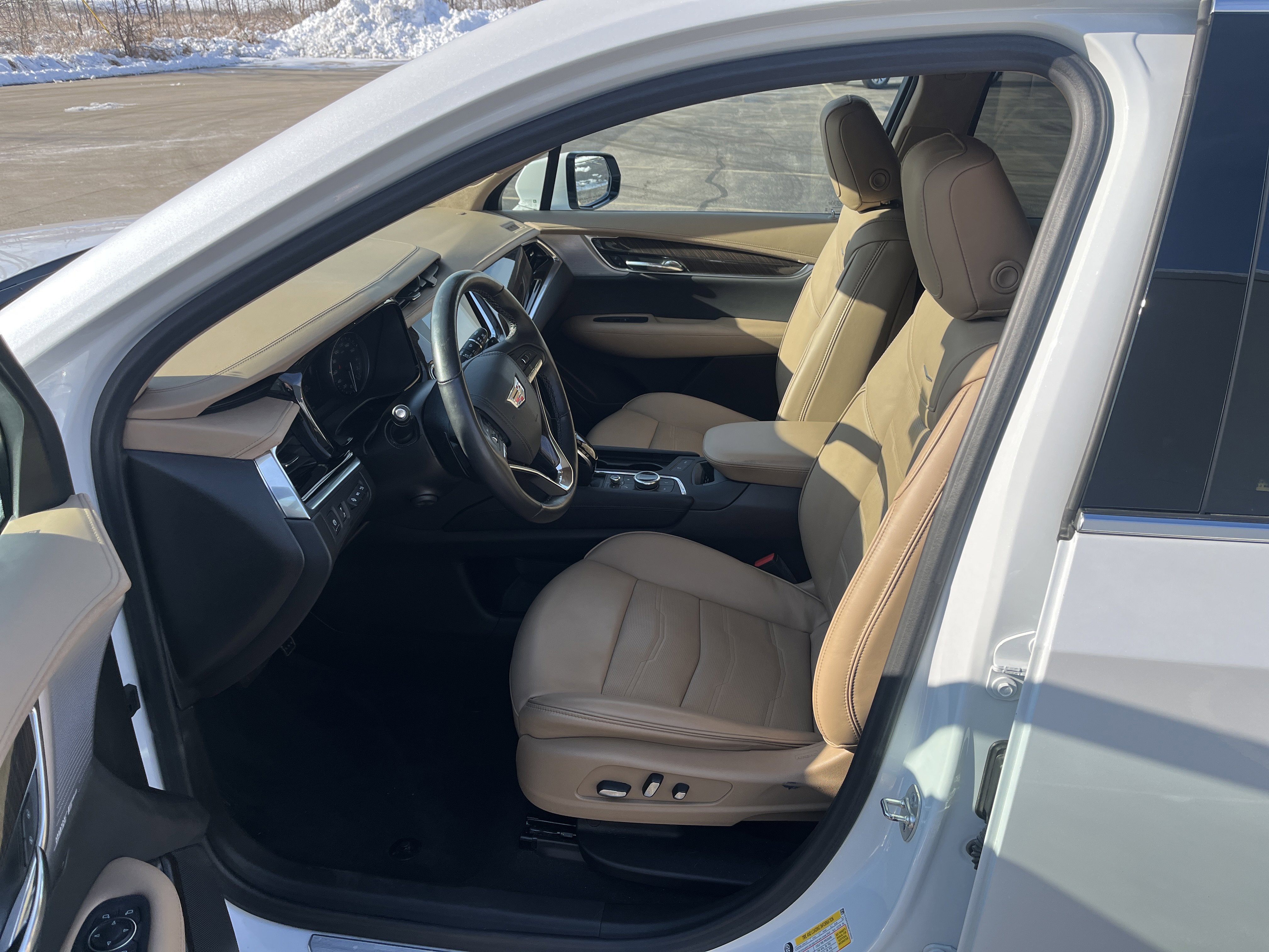 Used 2024 Cadillac XT6 Premium Luxury w/ Platinum Package image 9