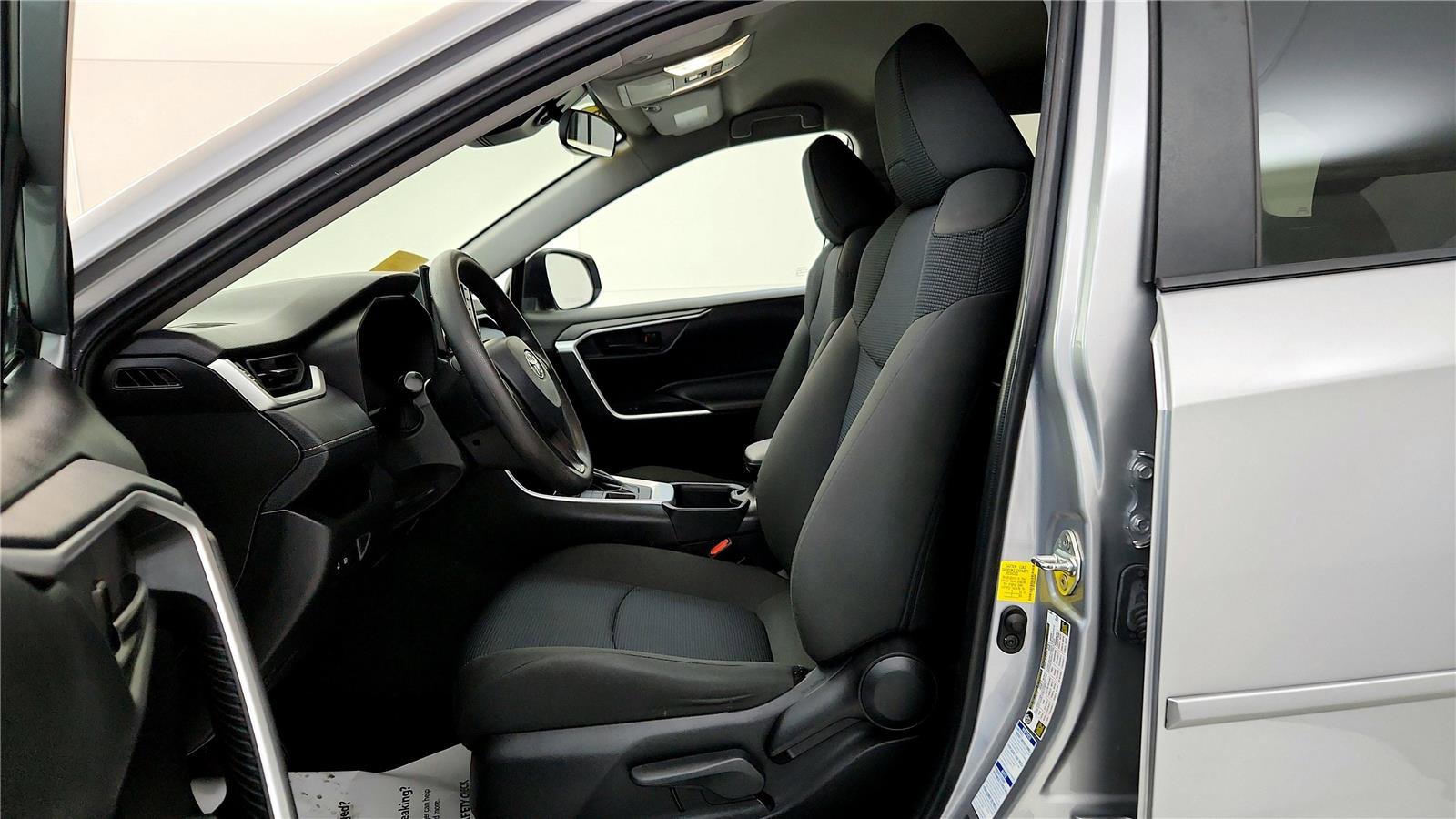 Certified 2022 Toyota RAV4 LE image 25