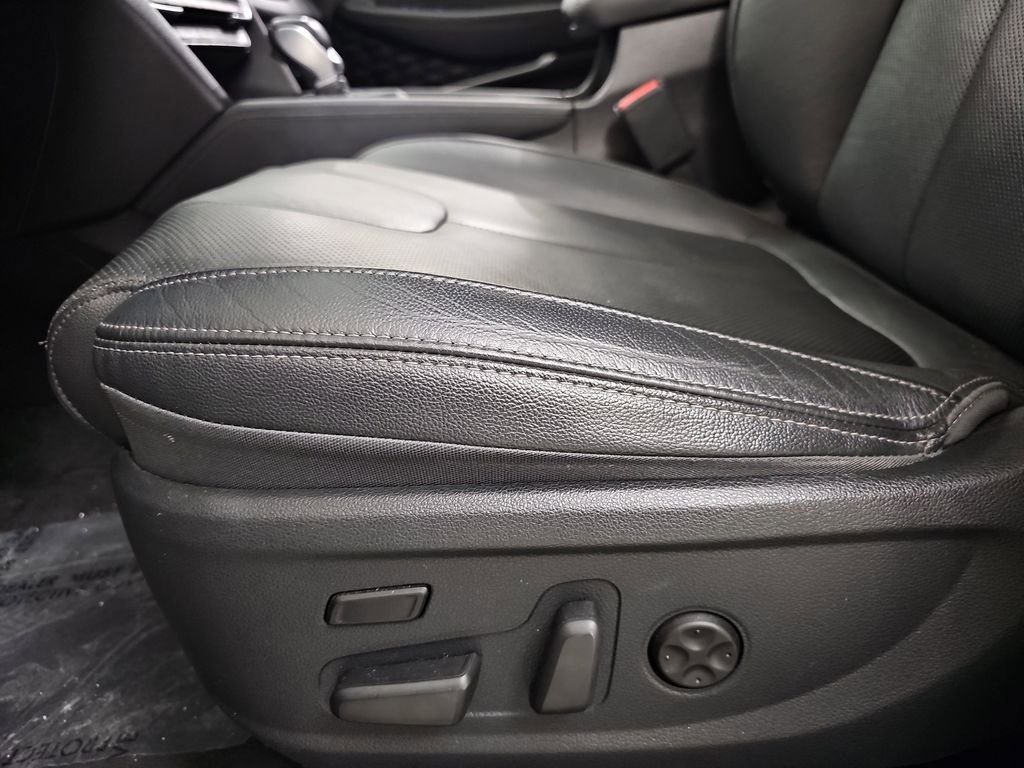 Used 2020 Hyundai Santa Fe Limited image 32