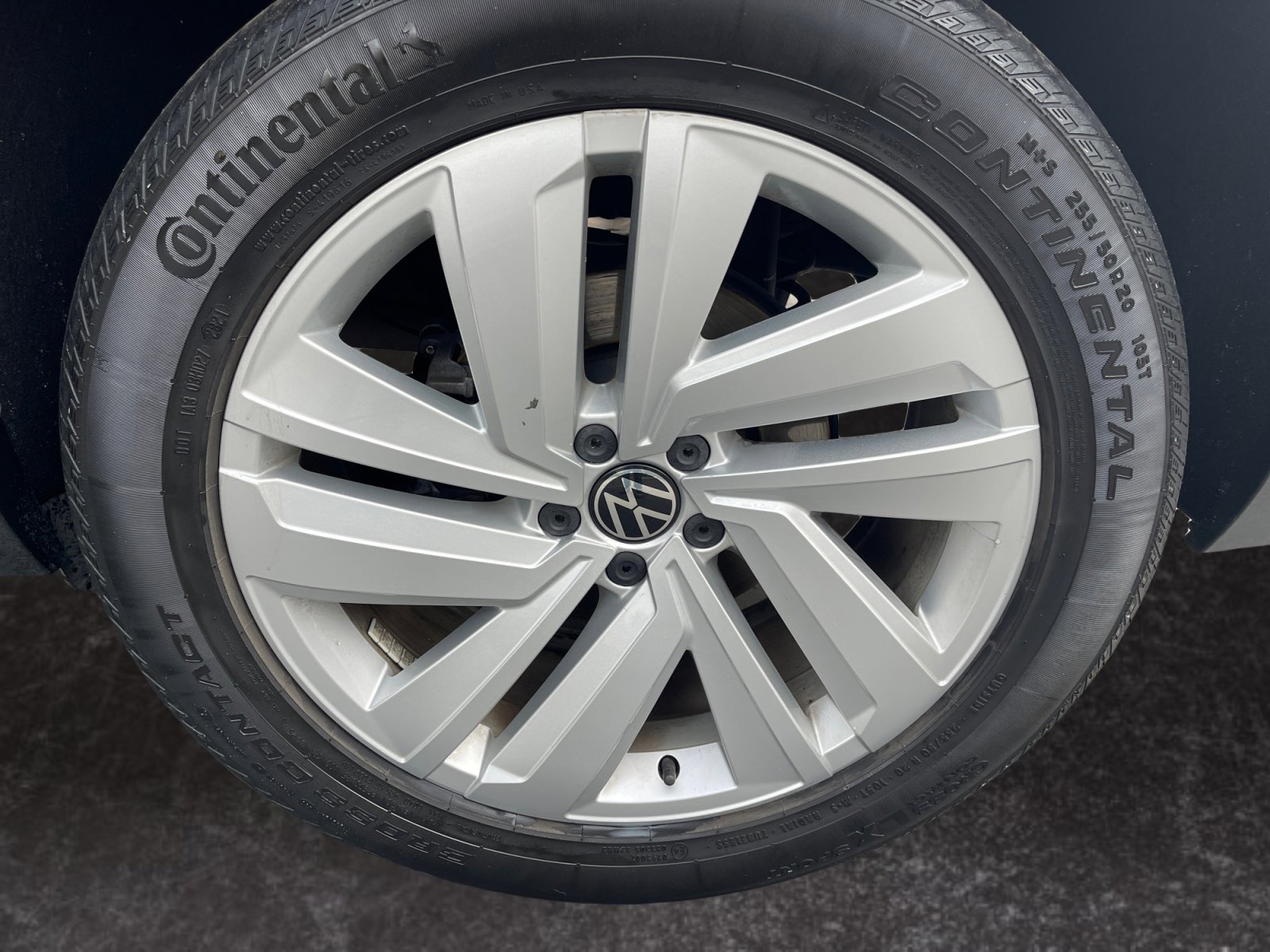 Used 2021 Volkswagen Atlas Cross Sport SE w/ Panoramic Sunroof Package image 14