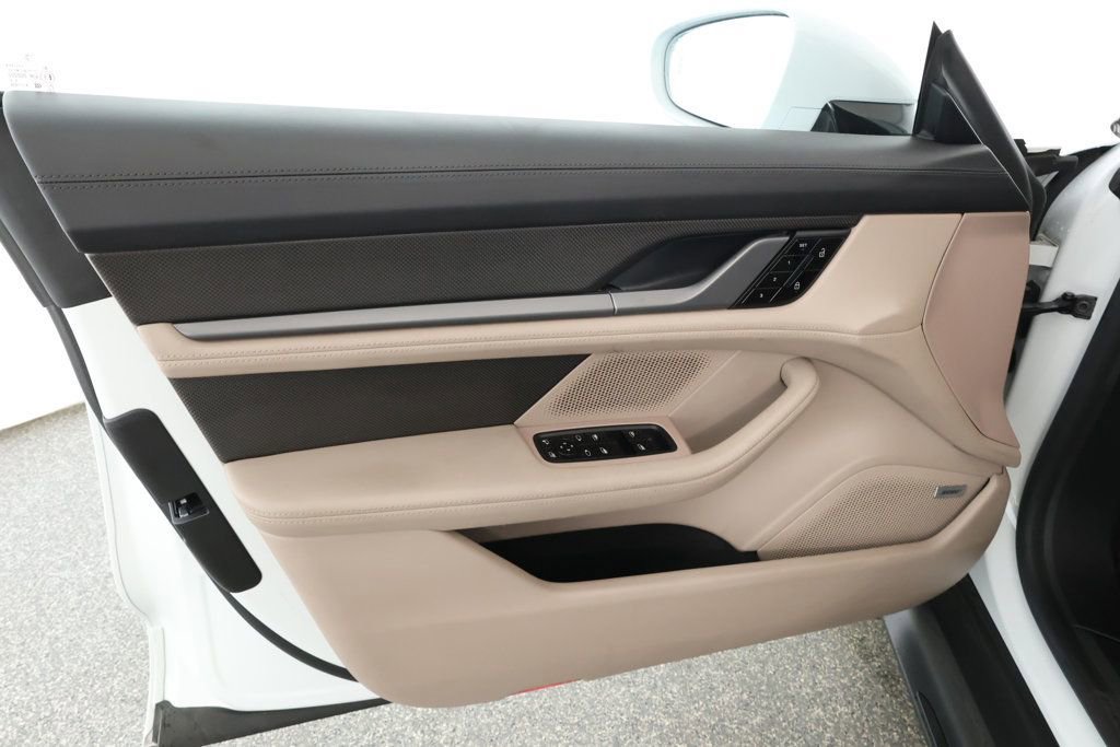 Used 2020 Porsche Taycan Turbo S image 9