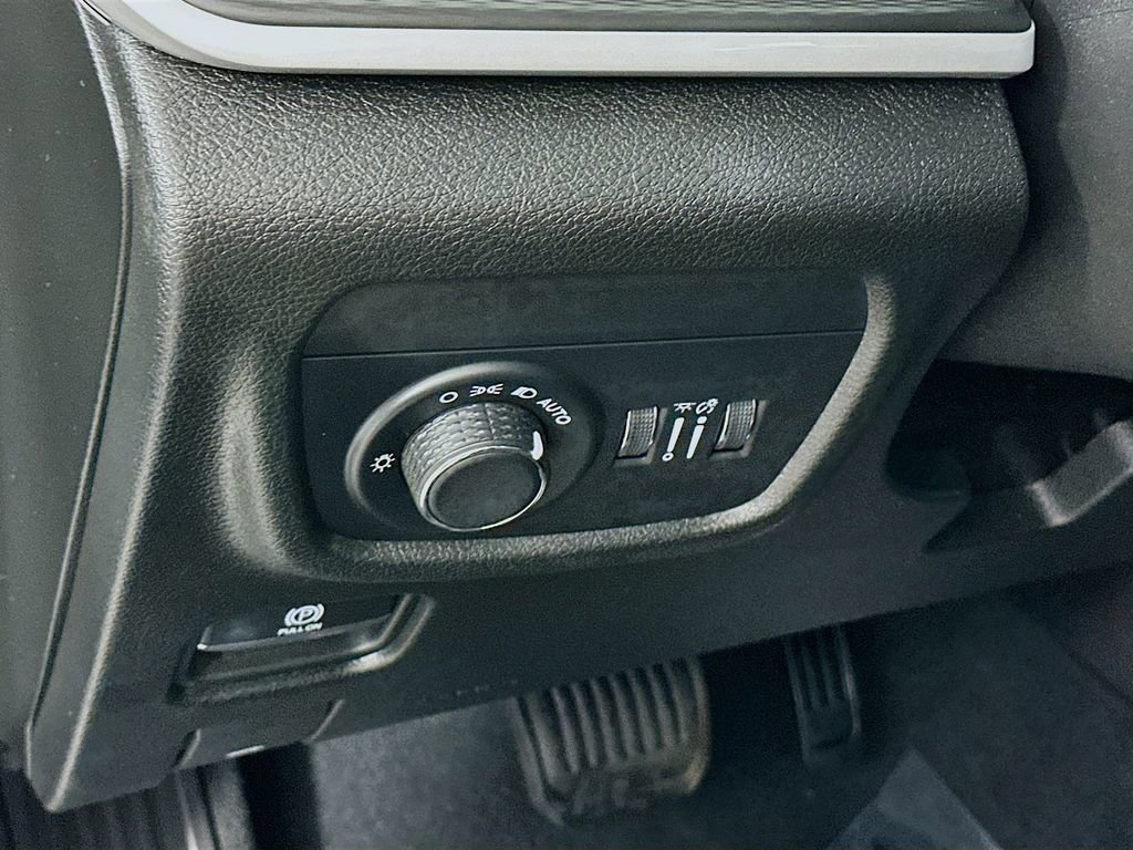 Certified 2023 Jeep Grand Cherokee Laredo image 17