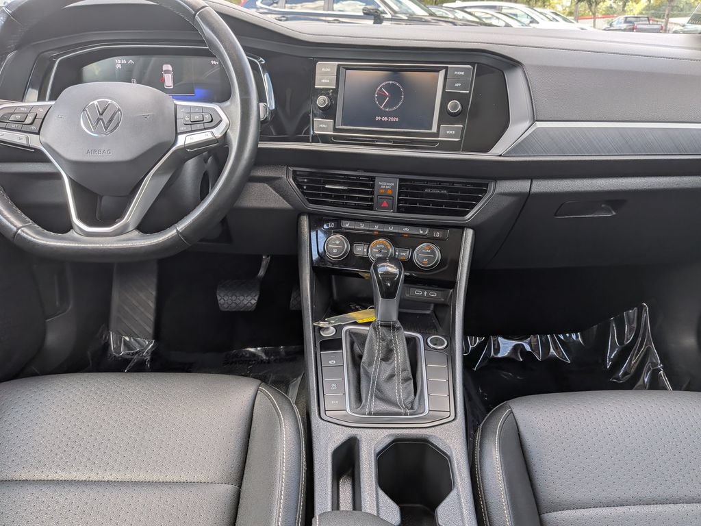 Used 2024 Volkswagen Jetta SE FWD image 13