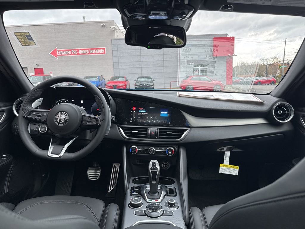 New 2025 Alfa Romeo Giulia AWD w/ Veloce Package AWD image 13