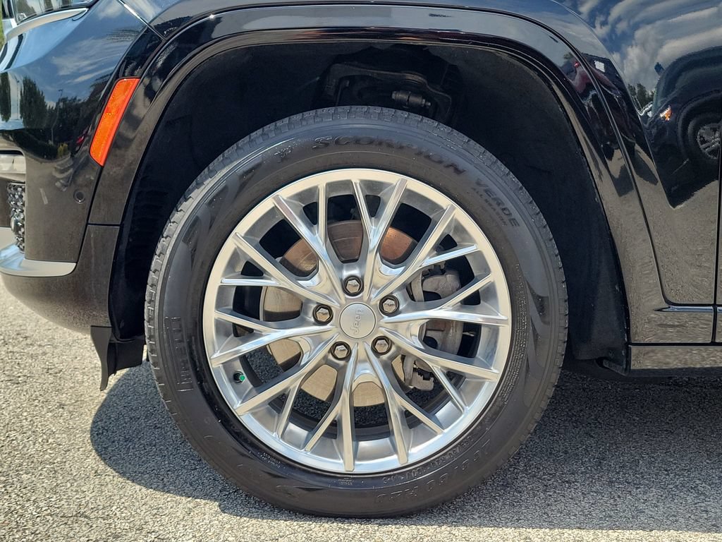 Used 2021 Jeep Grand Cherokee L Summit w/ Advanced Protech Group IV AWD/4WD image 6