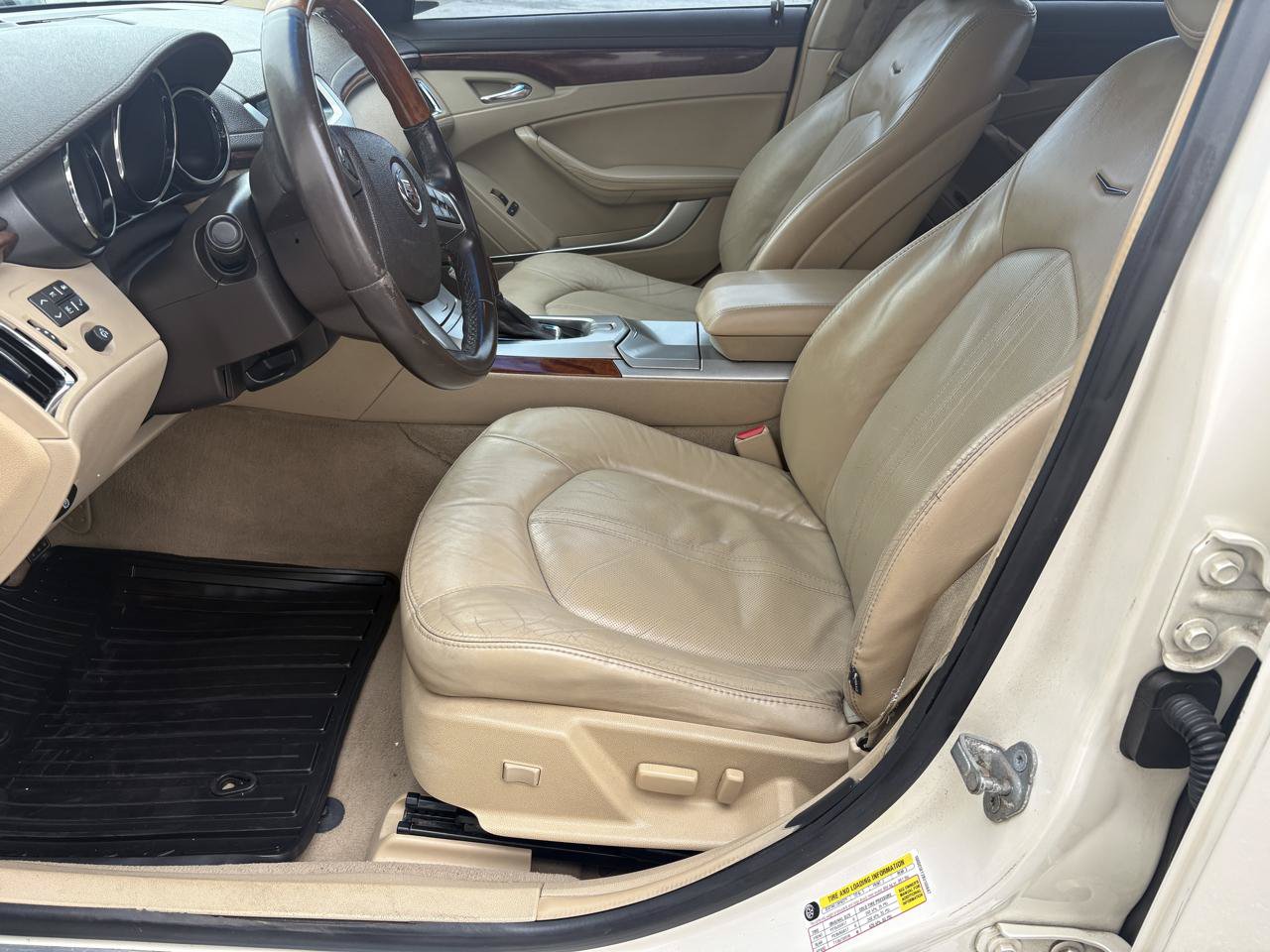 Used 2011 Cadillac CTS Luxury RWD image 5