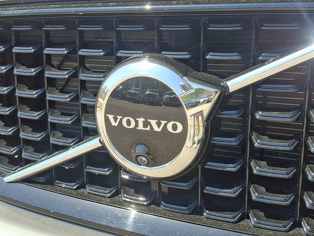 Used 2024 Volvo XC60 B5 Plus w/ Protection Package Premier image 31
