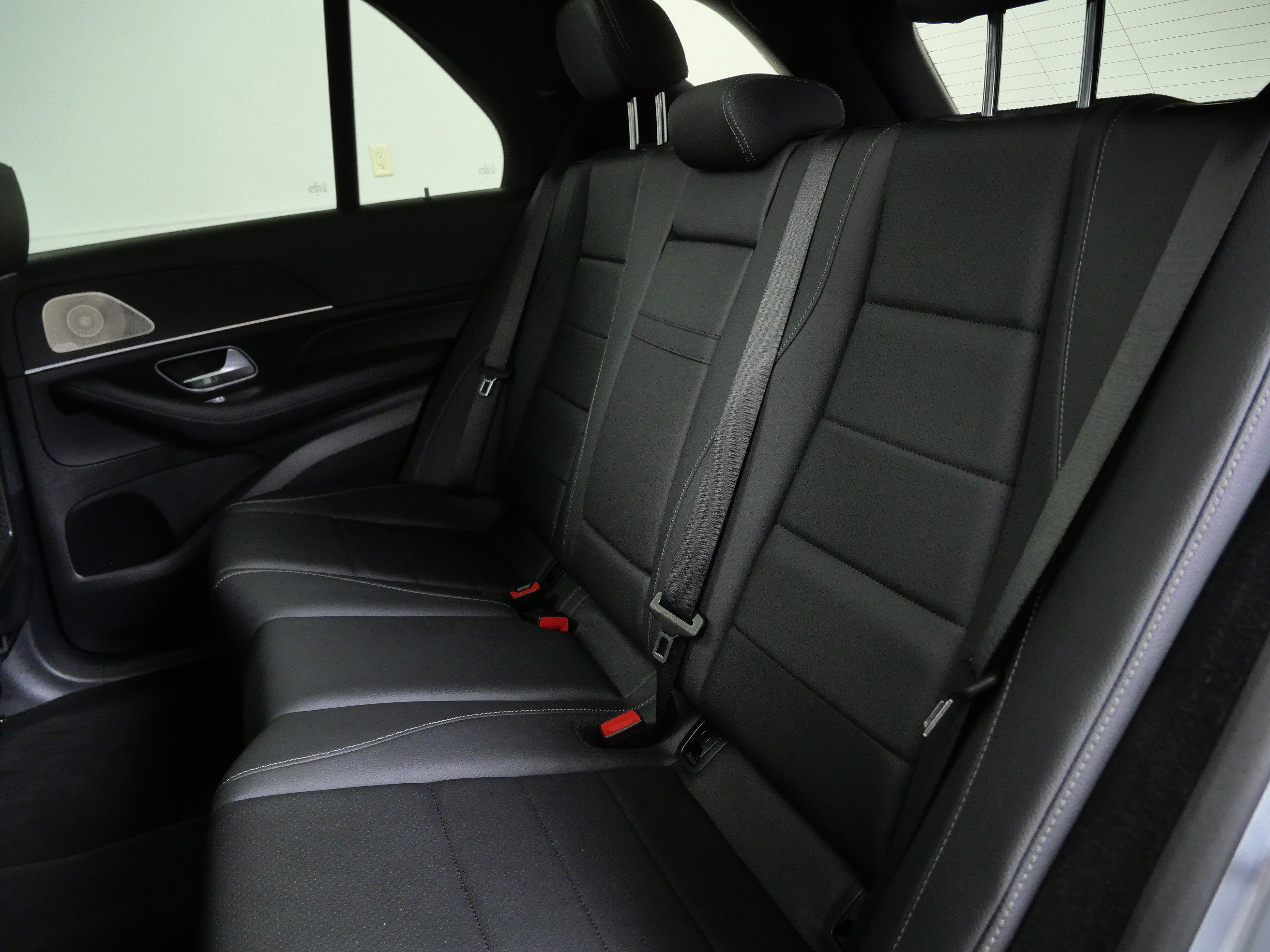 Certified 2025 Mercedes-Benz GLE 450e 4MATIC w/ AMG Line Exterior image 18