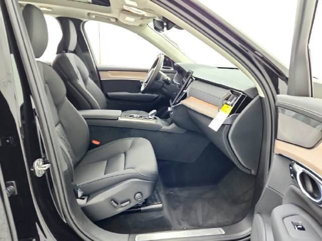 New 2026 Volvo XC90 B6 Plus w/ Protection Package Premier AWD/4WD image 14
