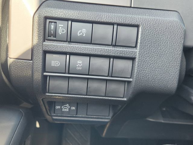 Certified 2025 Toyota Tacoma TRD Off-Road AWD/4WD image 20