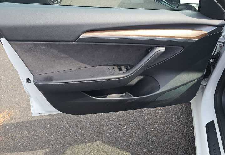 Used 2023 Tesla Model 3 Standard Range RWD image 10