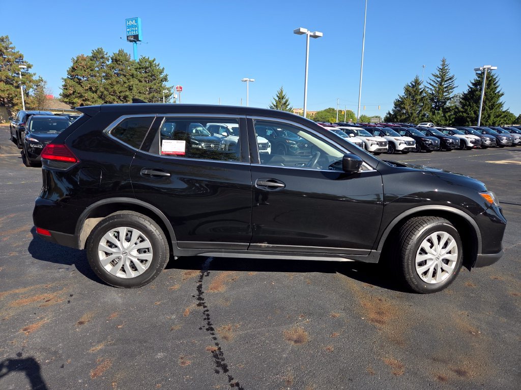Used 2017 Nissan Rogue S AWD/4WD image 22