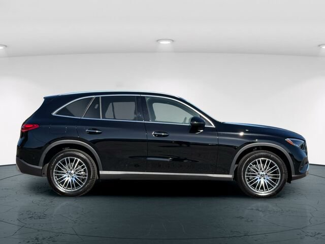 Certified 2025 Mercedes-Benz GLC 300 4MATIC image 8