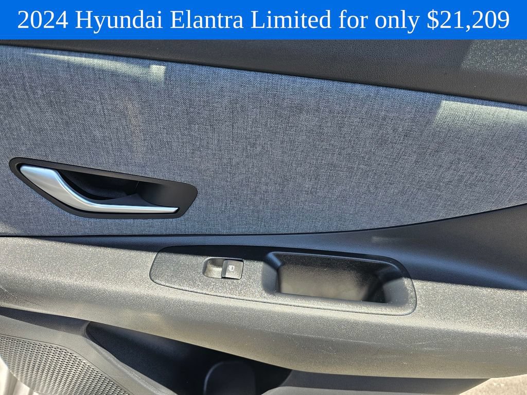 Used 2024 Hyundai Elantra Limited FWD image 12