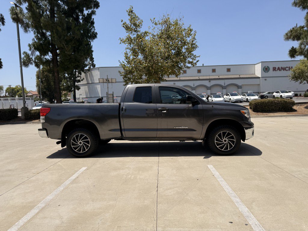 Used 2011 Toyota Tundra 4x4 Double Cab w/ Tow Pkg image 4
