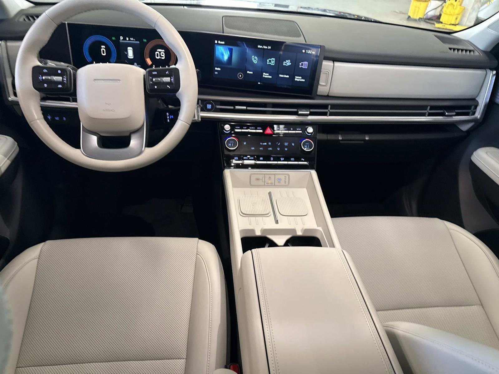 Certified 2025 Hyundai Santa Fe SEL image 16