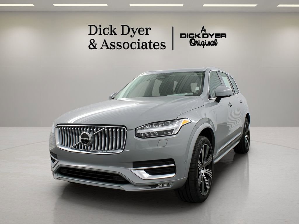 Certified 2025 Volvo XC90 B6 Plus image 6