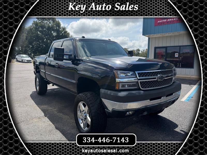 Used 2005 Chevrolet Silverado 2500 LT w/ Heavy-Duty Power Package AWD/4WD image 1
