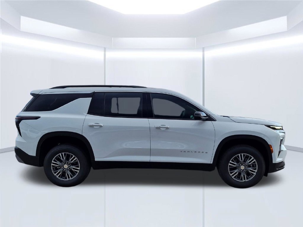 New 2026 Chevrolet Traverse LT w/ LPO, Floor Liner Package FWD image 7