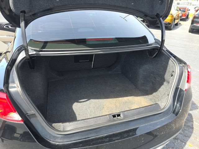 Used 2016 Chrysler 200 Limited FWD image 32