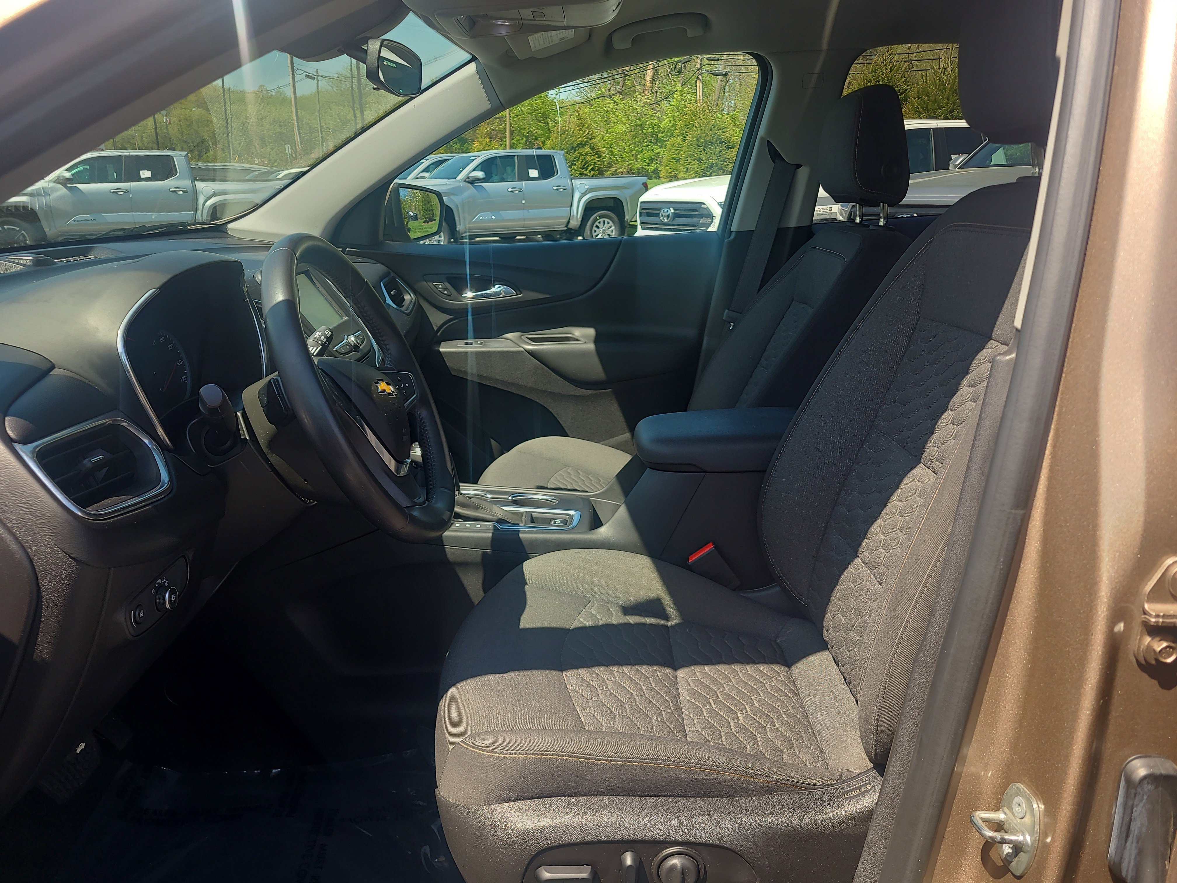 Used 2018 Chevrolet Equinox LT AWD/4WD image 17