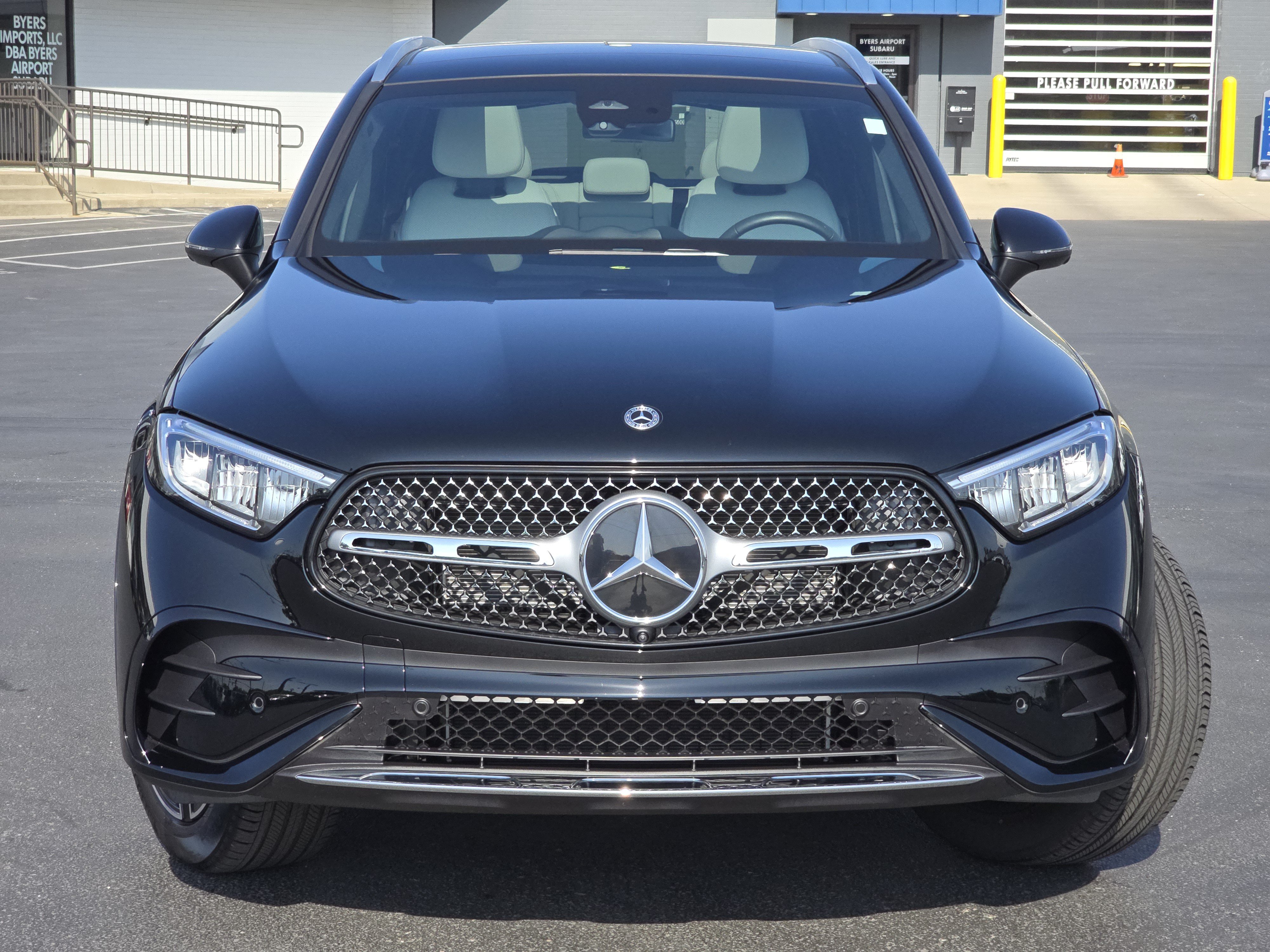 Used 2024 Mercedes-Benz GLC 300 4MATIC image 2