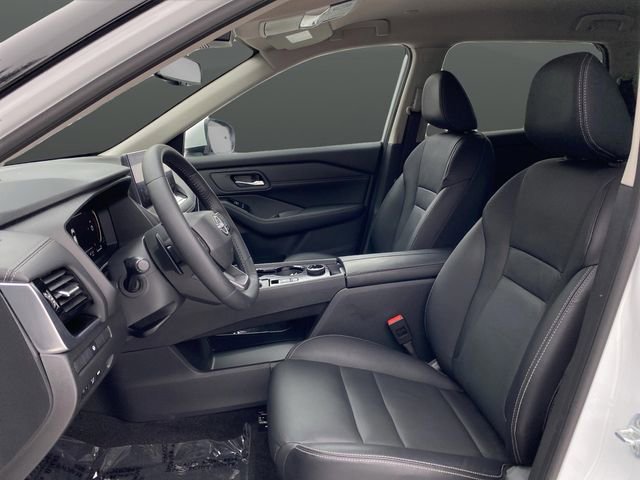 Used 2025 Nissan Rogue SL image 4