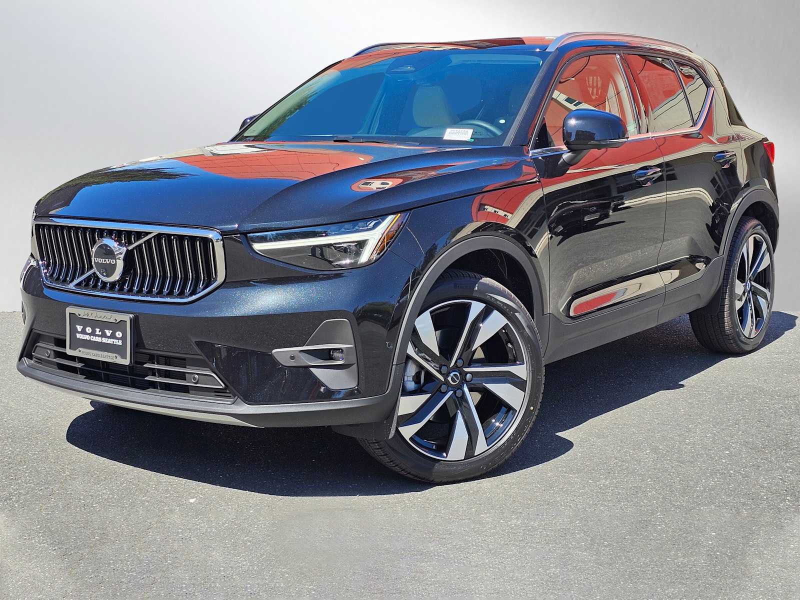 New 2025 Volvo XC40 B5 Ultra w/ Climate Package AWD/4WD image 3