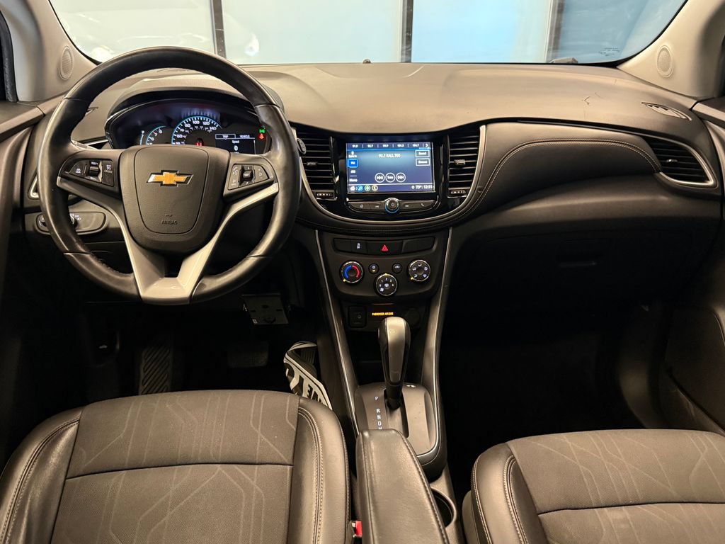 Used 2018 Chevrolet Trax LT w/ LT Convenience Package FWD image 9