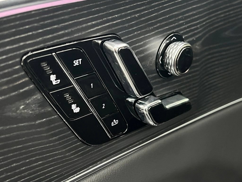 Used 2025 Cadillac Lyriq Luxury w/ LPO, Floor Liner Package AWD/4WD image 13