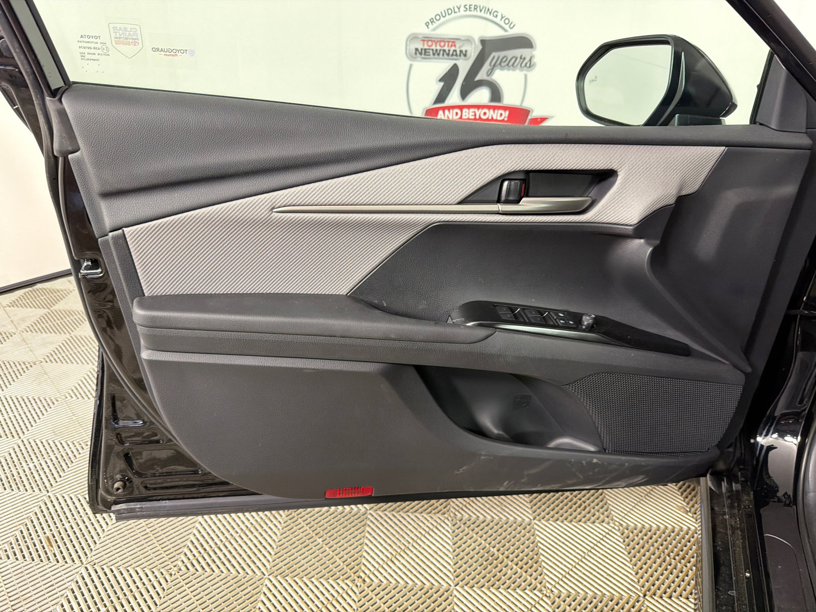 Used 2025 Toyota Camry SE FWD image 10