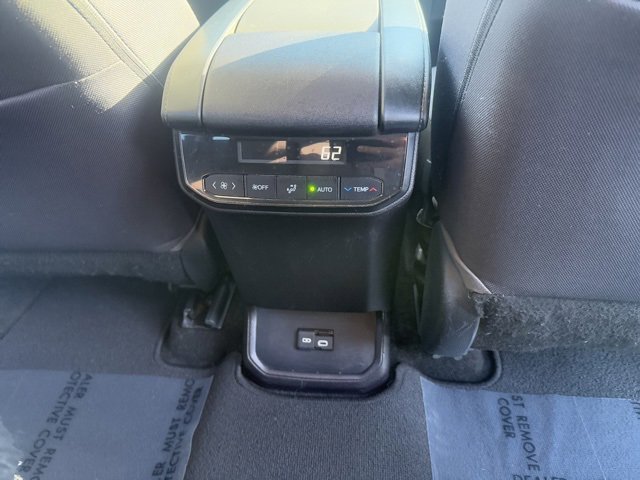 Used 2023 Toyota Highlander LE image 27