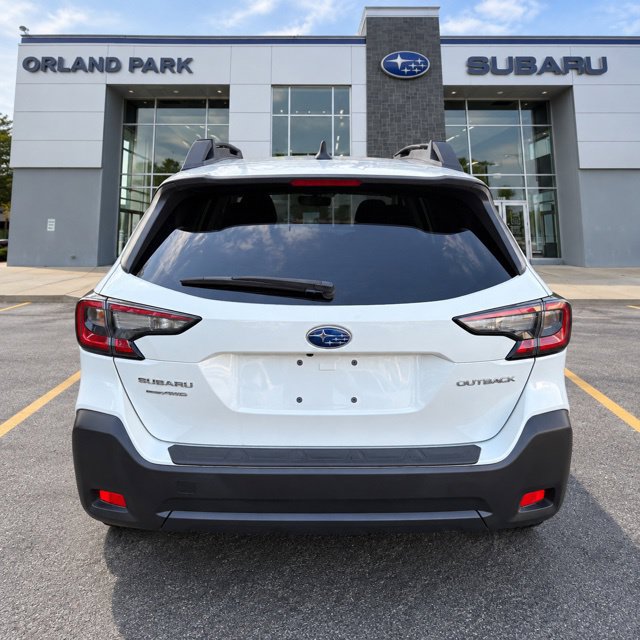Used 2024 Subaru Outback Premium AWD/4WD image 6