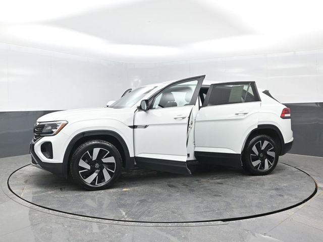 Used 2025 Volkswagen Atlas Cross Sport SE image 27