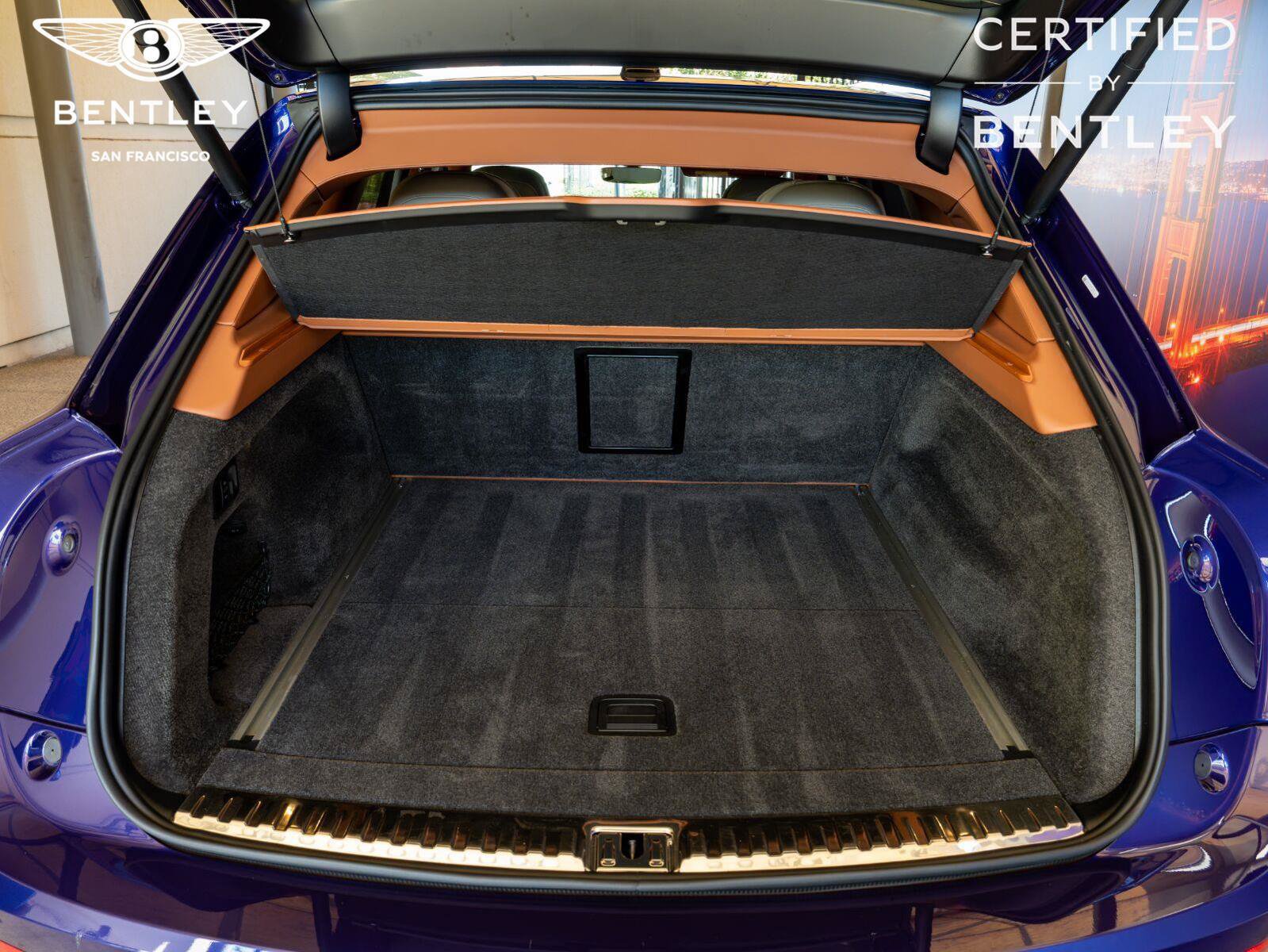 Used 2024 Bentley Bentayga AWD/4WD image 32
