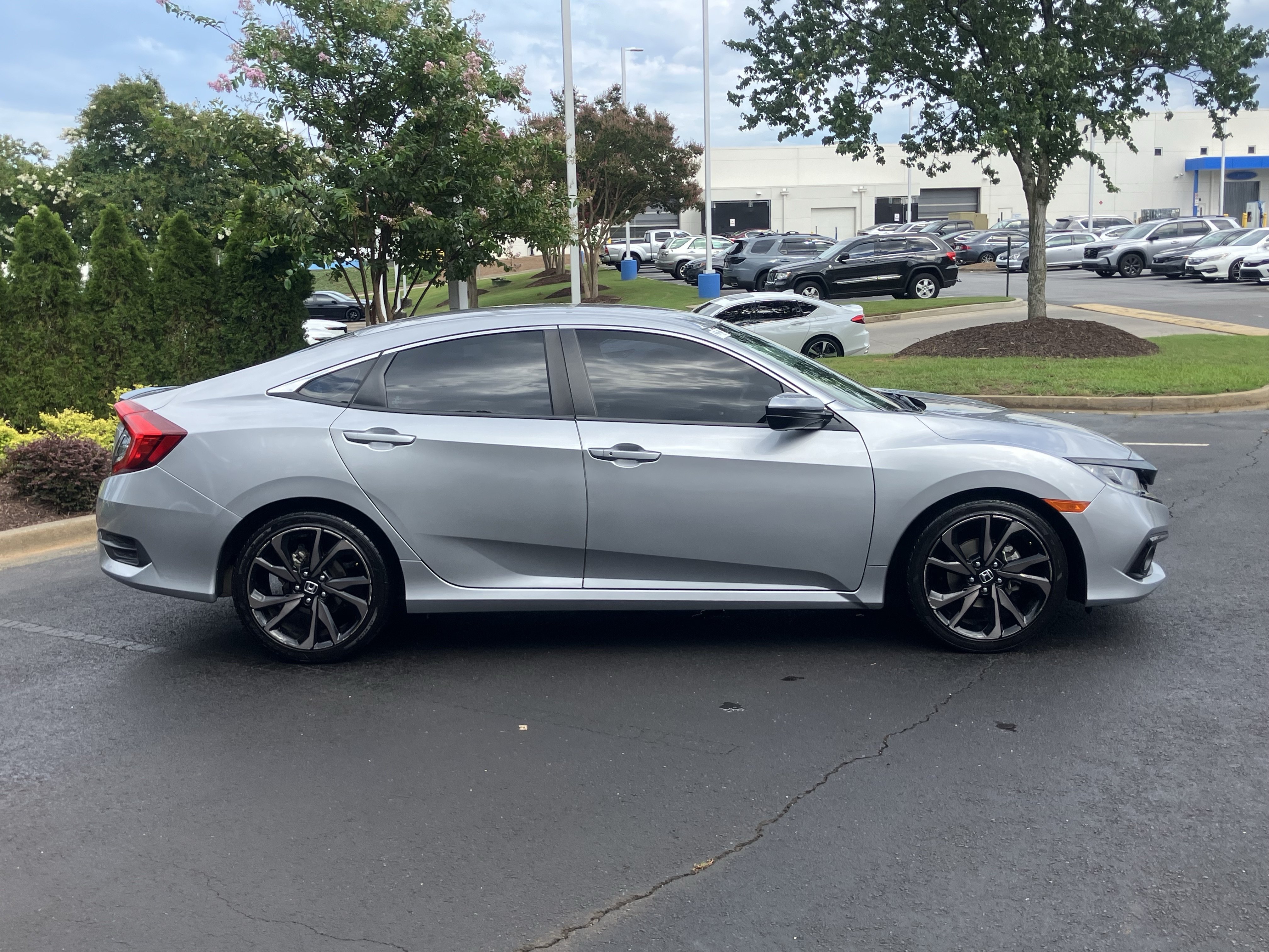 Used 2020 Honda Civic Sport image 11